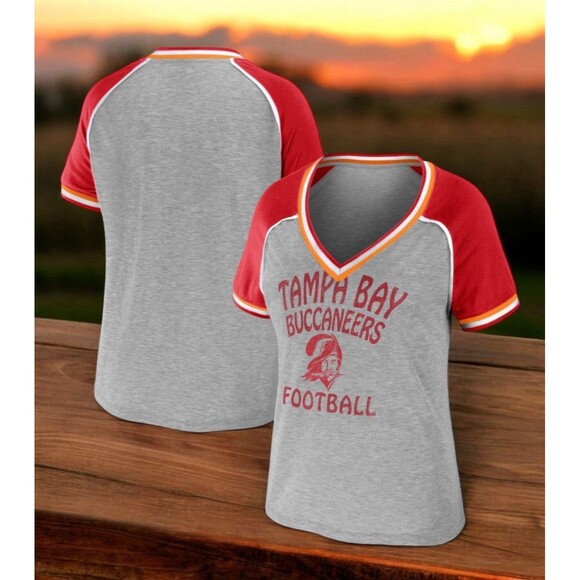 Tampa Bay Buccaneers WEAR by Erin Andrews Women’s Cropped Raglan Top Plus 3X NWT - Picture 1 of 5